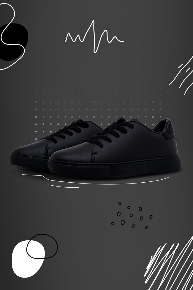 HYPE BLACK COURT KIDS TRAINERS