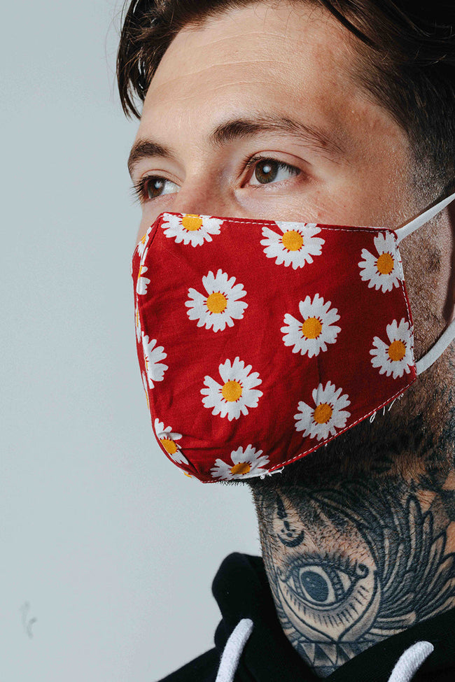 HYPE ADULT RED DAISY ADJUSTABLE FACE MASK