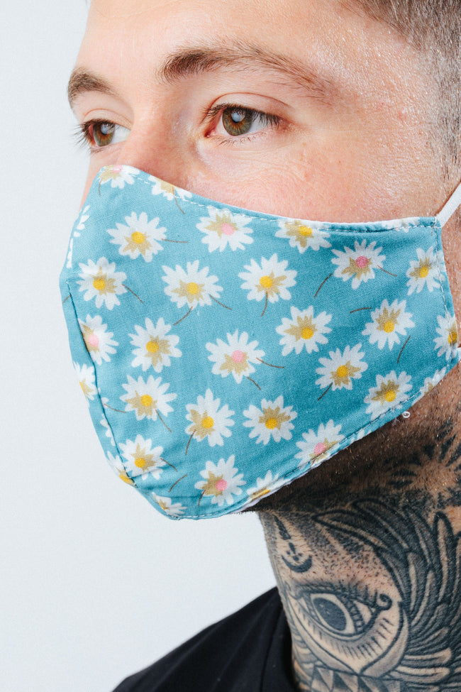 HYPE ADULT BLUE DAISY FIELD FACE MASK