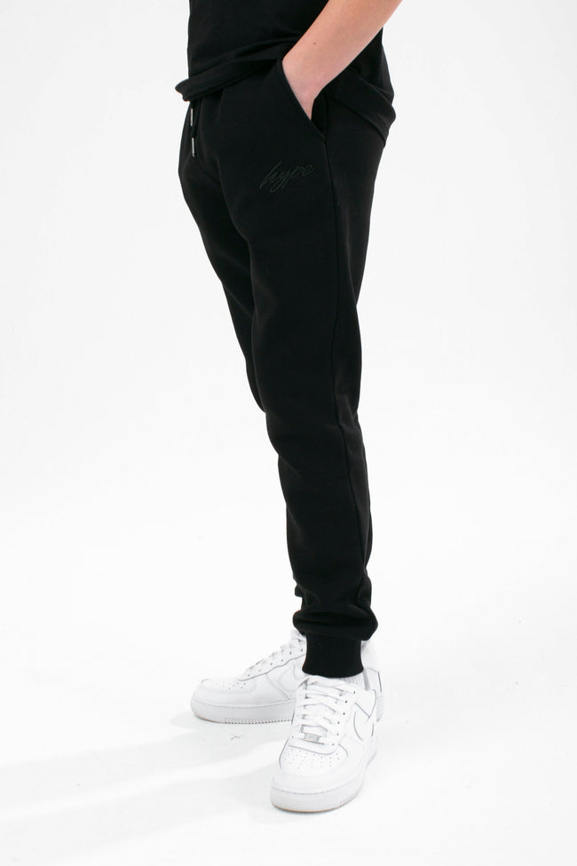 HYPE BLACK KIDS OVERHEAD HOODIE & JOGGERS SET