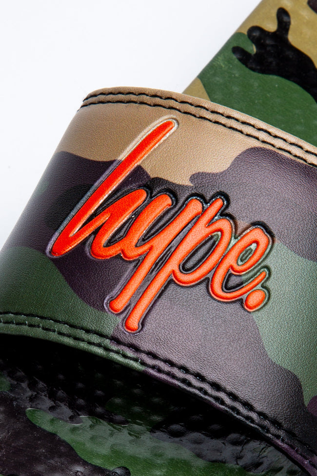 HYPE KIDS UNISEX KHAKI CLASSIC CAMO SCRIPT SLIDERS